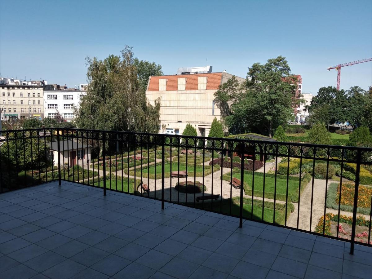 Dom Notre Dame Bed & Breakfast Wroclaw Bagian luar foto