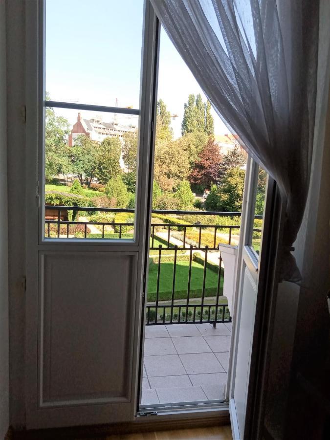 Dom Notre Dame Bed & Breakfast Wroclaw Bagian luar foto